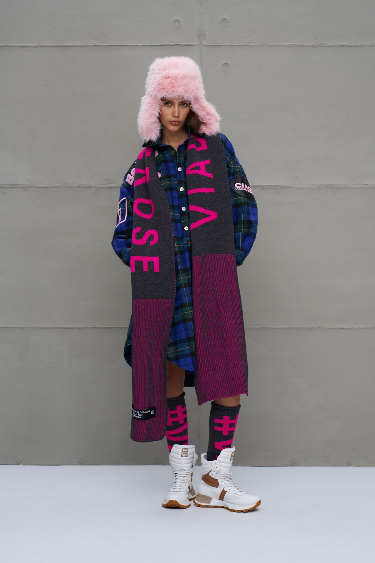 Antrasit Neon Pembe Logolu Çizgili Triko Atki 18069